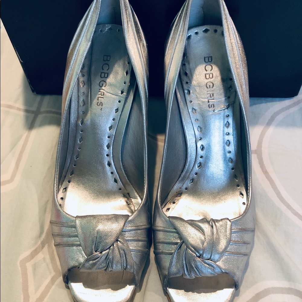 BCBG Girls silver leather shoe